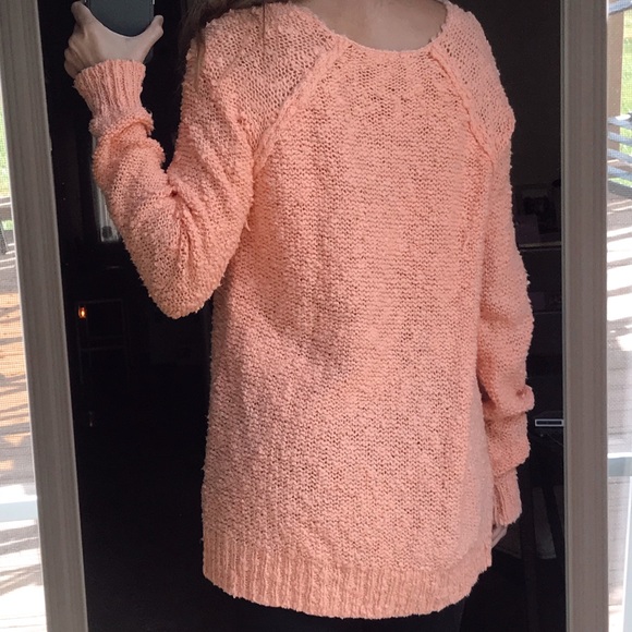 Peach Oversized Sweater Size Small - Picture 4 of 5